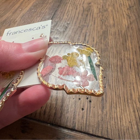 Francesca’s Camryn Pressed Floral Earrings - Picture 2 of 3